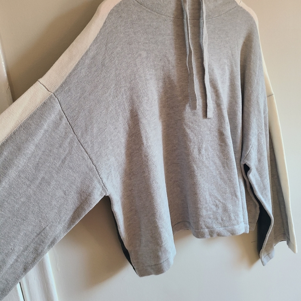 Relaxed Gray & Cream Hooded Knit Sweater - Picture 4 of 8